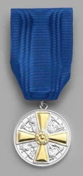 Медаль I-го класса серебряная с золотым крестом ордена Белой розы Финляндии