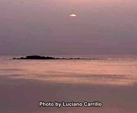 НЛО над заливом Чампотон НЛО над заливом Чампотон